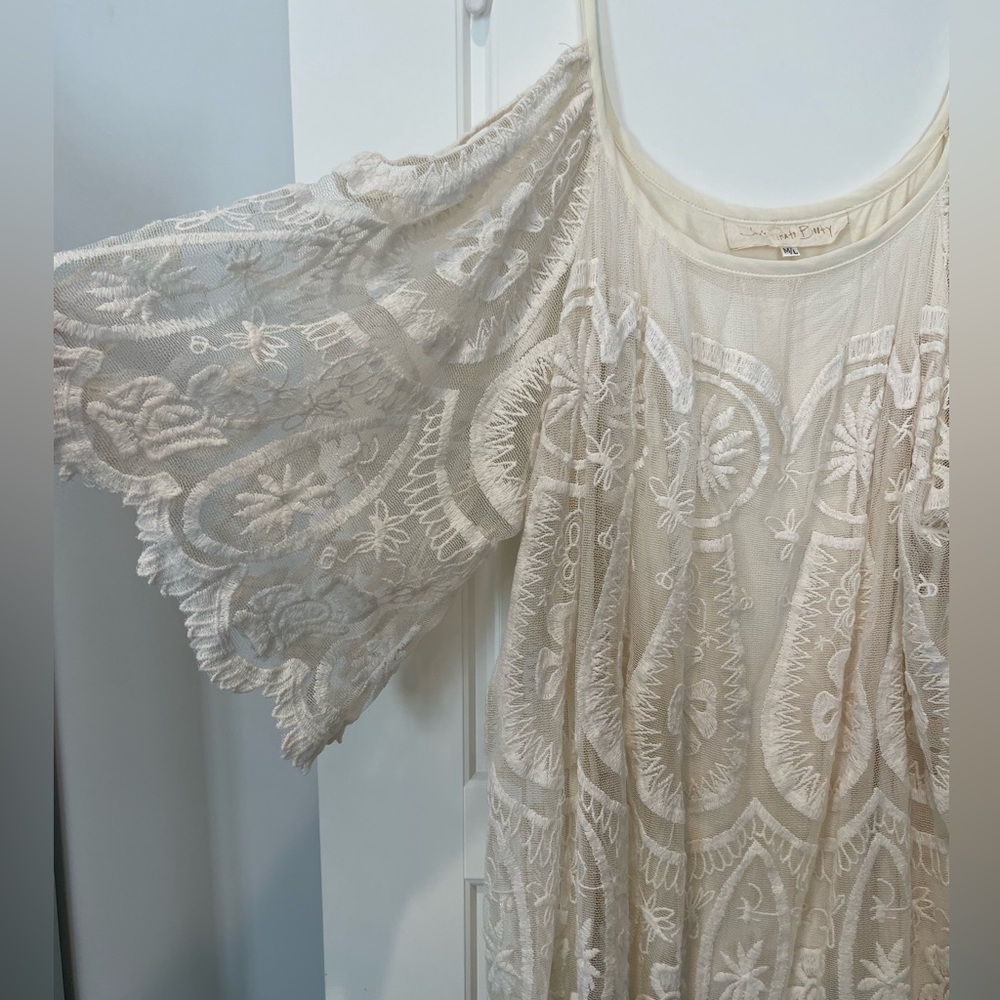 Jen’s Pirate Booty M/L White Lace Blouse with Tank